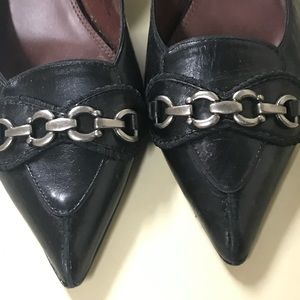 Black TAHARI pumps size 9